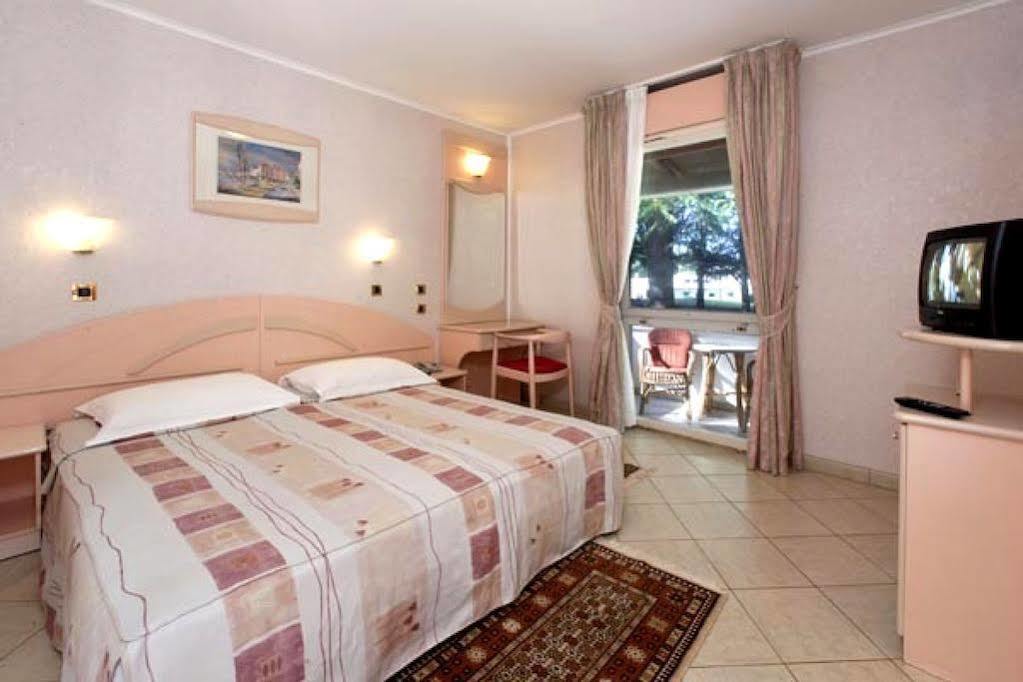 פורץ Garden Suites Park Plava Laguna מראה חיצוני תמונה