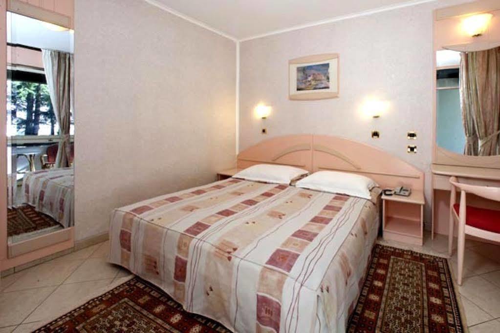 פורץ Garden Suites Park Plava Laguna מראה חיצוני תמונה