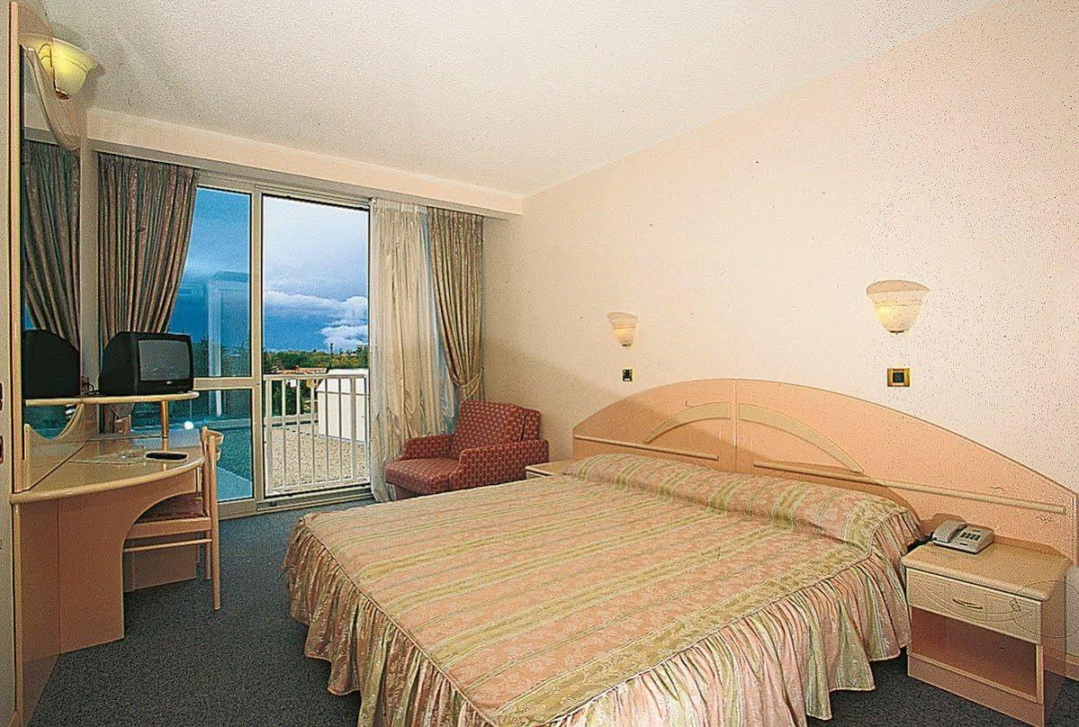 פורץ Garden Suites Park Plava Laguna חדר תמונה